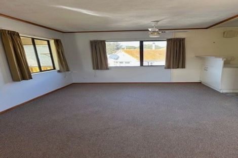 Photo of property in 69 Te Moana Road, Waikanae Beach, Waikanae, 5036