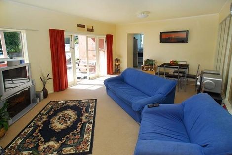 Photo of property in 1 Lauderdale Road, Birkdale, Auckland, 0626