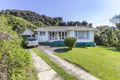 Photo of property in 15 Main Road, Tawa, Wellington, 5028