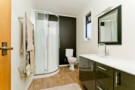 Photo of property in 969 East Coast Road, Torbay, Auckland, 0630