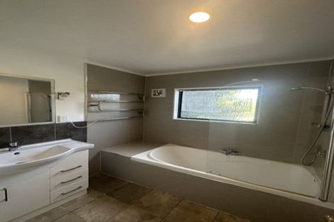 Photo of property in 2/92 Manuka Road, Glenfield, Auckland, 0629