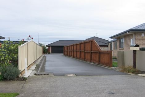 Photo of property in 17 Daniel Place, Kelvin Grove, Palmerston North, 4414