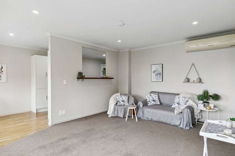 Photo of property in Onslow Heights, 17e Onslow Road, Khandallah, Wellington, 6035