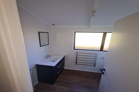 Photo of property in 187 Foster Road, Kumeu, 0891