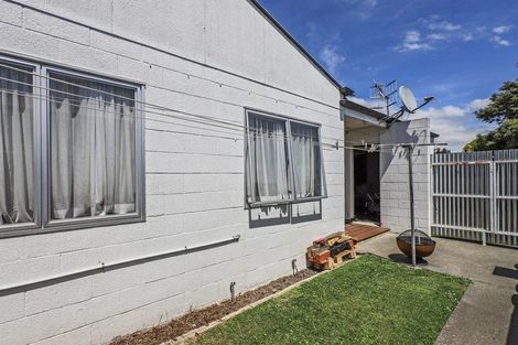 Photo of property in 1/204 Grove Road, Mayfair, Hastings, 4122