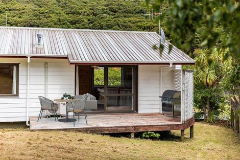 Photo of property in 47 Albatross Close, Whitby, Porirua, 5024