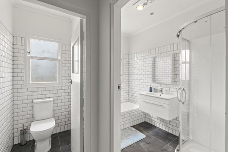 Photo of property in 33 Burns Street, Tawhero, Whanganui, 4501