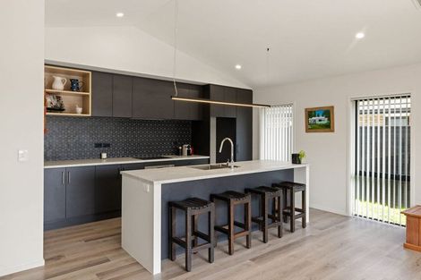 Photo of property in 22 Rose Leigh Drive, Cambridge, 3434