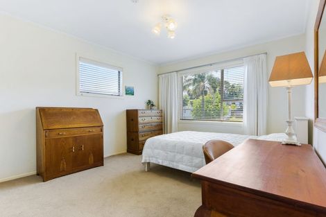 Photo of property in 3a Leiden Place, Totara Vale, Auckland, 0629