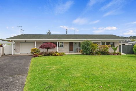 Photo of property in 12 Windsor Avenue, Waikanae, 5036