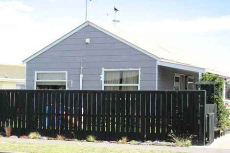 Photo of property in 30 Ruru Road, Bromley, Christchurch, 8062