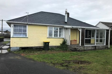 Photo of property in 58 Omata Road, Marfell, New Plymouth, 4310