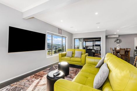 Photo of property in 10 Omaka Place, Aotea, Porirua, 5024