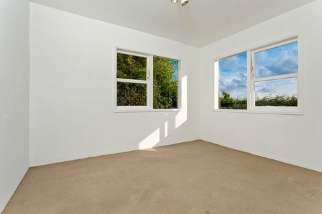 Photo of property in 2/20 Pemberton Avenue, Bayview, Auckland, 0629
