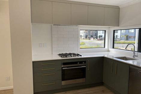 Photo of property in 2 Raeble Walkington Lane, Wallaceville, Upper Hutt, 5018