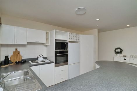 Photo of property in 1 Basil Place, Mount Pleasant, Christchurch, 8081