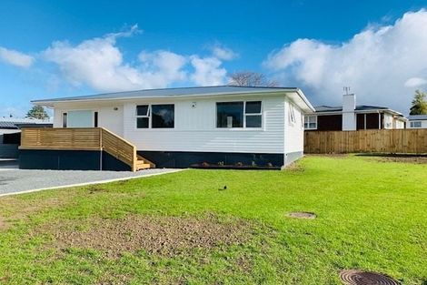 Photo of property in 2 Justin Place, Te Atatu Peninsula, Auckland, 0610