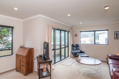 Photo of property in Te Kakariki Apartments, 1/1 Wellington Road, Paekakariki, 5034
