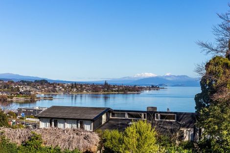 Photo of property in 10 Crowther Terrace, Waipahihi, Taupo, 3330