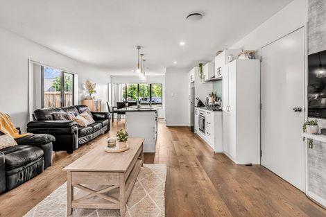 Photo of property in 17 Kotuku Crescent, Takanini, 2112