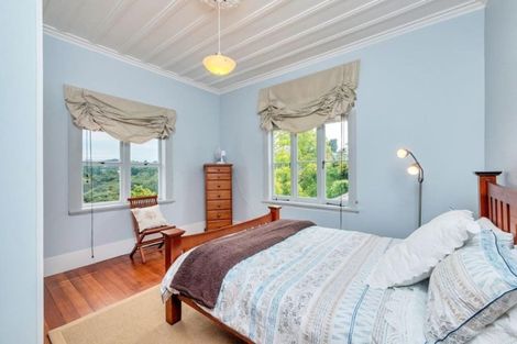 Photo of property in 49 Seaview Avenue, Northcote, Auckland, 0627