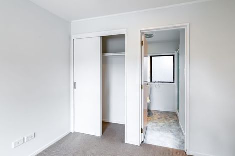 Photo of property in 20 Portsea Place, Chatswood, Auckland, 0626