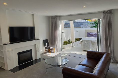 Photo of property in 4/52 Fendalton Road, Fendalton, Christchurch, 8014