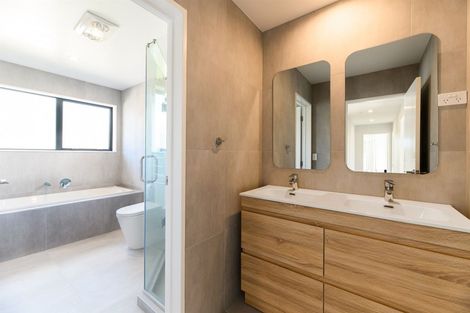 Photo of property in 8a Jeff Place, Howick, Auckland, 2014