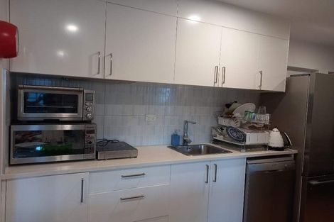 Photo of property in 24 Para Close, Fairview Heights, Auckland, 0632