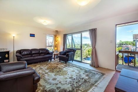 Photo of property in 27 Glen Vista Place, Bayview, Auckland, 0629