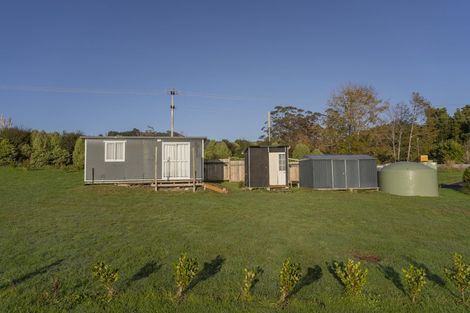 Photo of property in 10 Tinirau Place, Cooks Beach, 3591