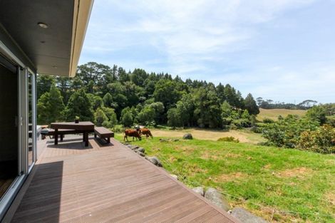 Photo of property in 31 Sealy Road, Omata, New Plymouth, 4374