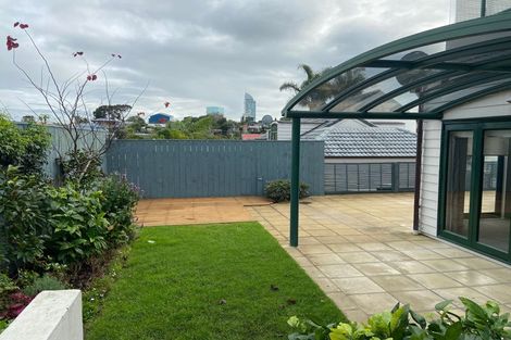 Photo of property in 1/17 Hart Road, Hauraki, Auckland, 0622