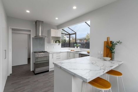 Photo of property in 16 Karnak Crescent, Russley, Christchurch, 8042