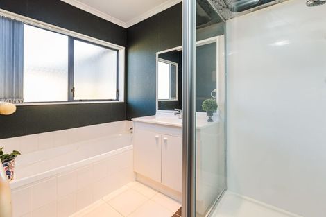 Photo of property in 5 Footwide Place, Weymouth, Auckland, 2103