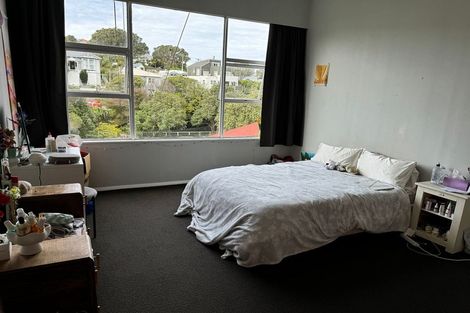 Photo of property in 7 Randwick Road, Northland, Wellington, 6012