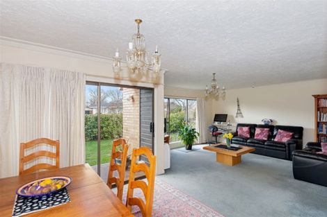 Photo of property in 6 Ostend Place, Avonhead, Christchurch, 8042