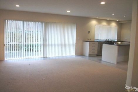 Photo of property in 22 Terrasini Drive, Flat Bush, Auckland, 2019