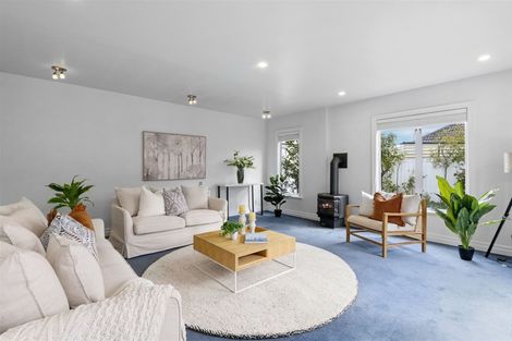 Photo of property in 2/148 Memorial Avenue, Burnside, Christchurch, 8053