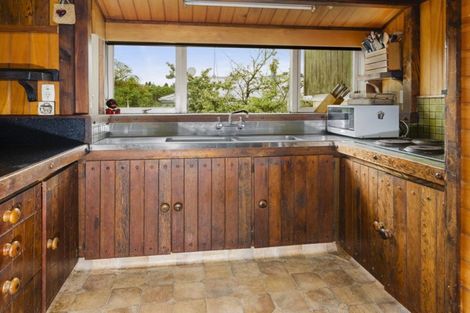 Photo of property in 130 Verran Road, Birkdale, Auckland, 0626