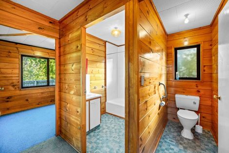 Photo of property in 1/29 Beaubank Road, Kelston, Auckland, 0602