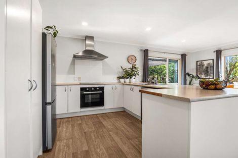 Photo of property in 36 Mandalay Place, Waiuku, 2123