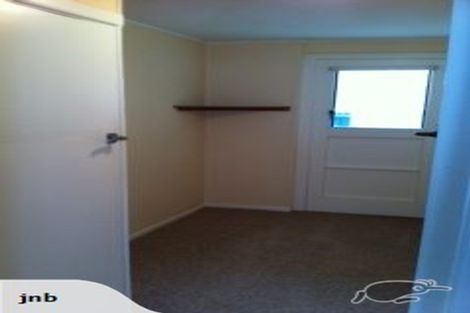 Photo of property in 8 Rixon Grove, Mount Victoria, Wellington, 6011