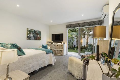 Photo of property in 4a Beach Road, Castor Bay, Auckland, 0620