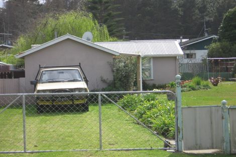 Photo of property in 9 Hennessy Street West, Foxton Beach, Foxton, 4815