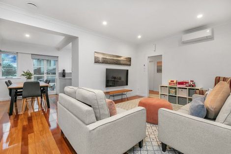 Photo of property in 4 Birkley Road, Bayswater, Auckland, 0622