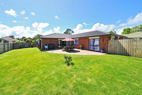 Photo of property in 3 Glenross Drive, Wattle Downs, Auckland, 2103