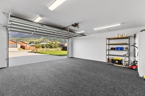 Photo of property in 9 Swan Street, Lake Hawea, 9382