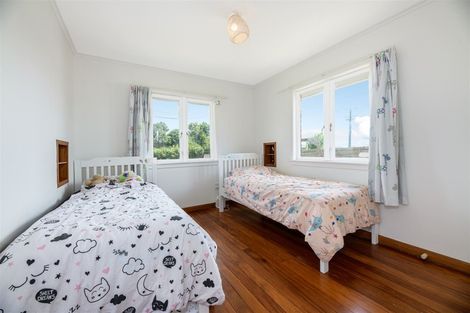 Photo of property in 62 Seymour Road, Sunnyvale, Auckland, 0612