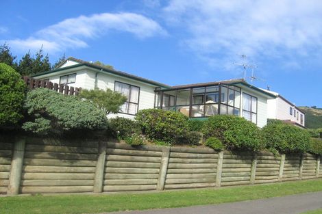Photo of property in 30 Apple Terrace, Ranui, Porirua, 5024